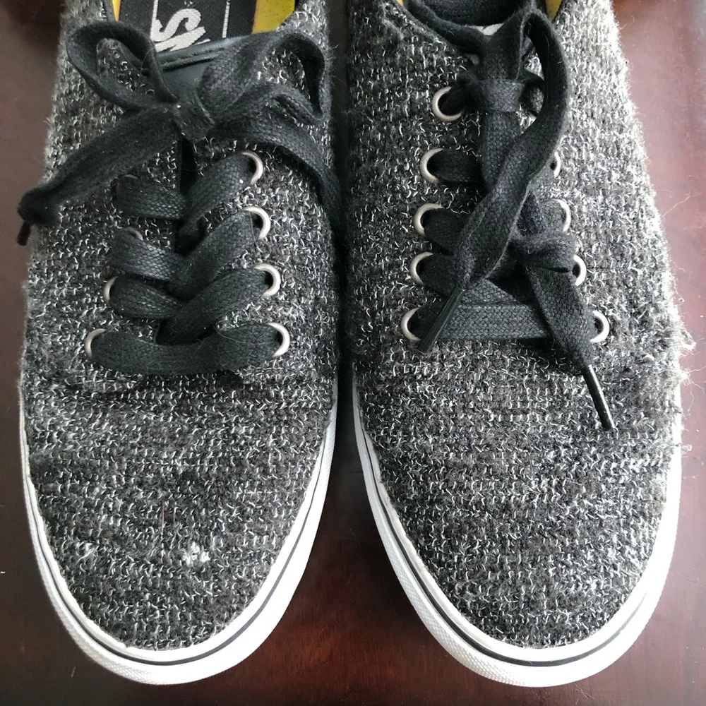 Vans Flannel OrthoLite Black White Low Top Sneakers Women’s Size 9.5